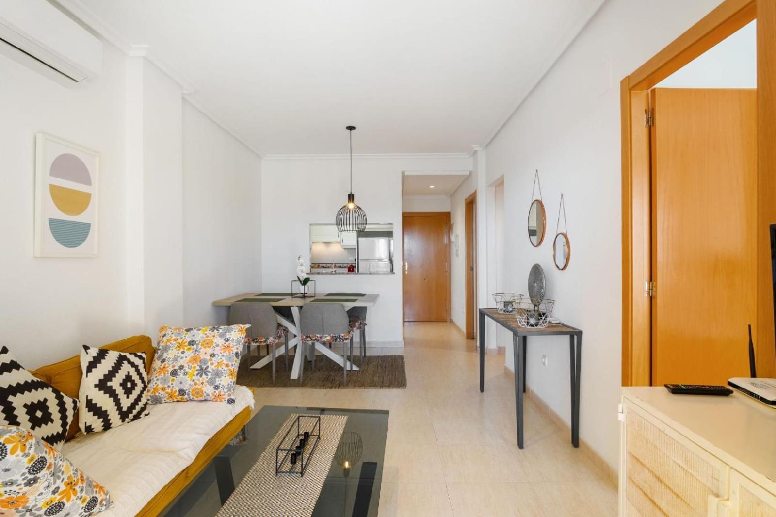 Nice Modern 2 Bed Apartment In Torrievieja Torrevieja Bagian luar foto